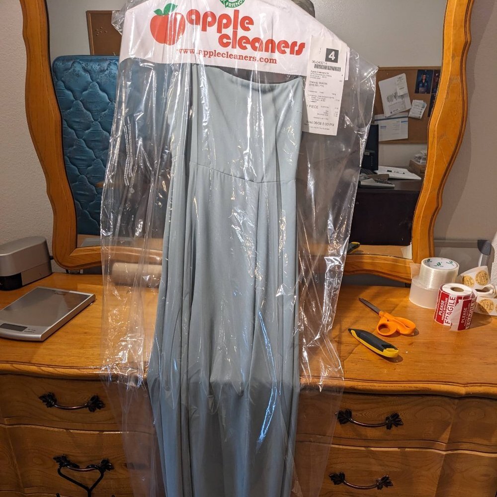 Show Me Your Mumu Lauren Tie maxi dress in silver sage crisp. Size S - Picture 4 of 8